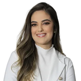 Dra. Juliana Sousa, odontopediatria e clínica geral no Espaço Odontológico Fábio R. Teixeira em Arcos/MG